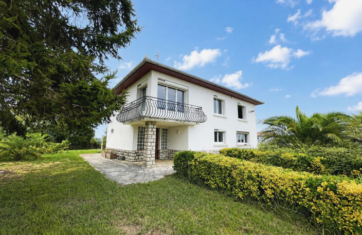 Maison sur deux niveaux avec jardin sur Béhasque-Lapiste — photo 3