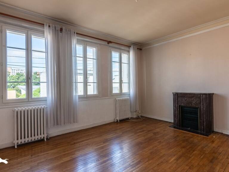 Maison en pierre de 4 pièces principales — photo 1