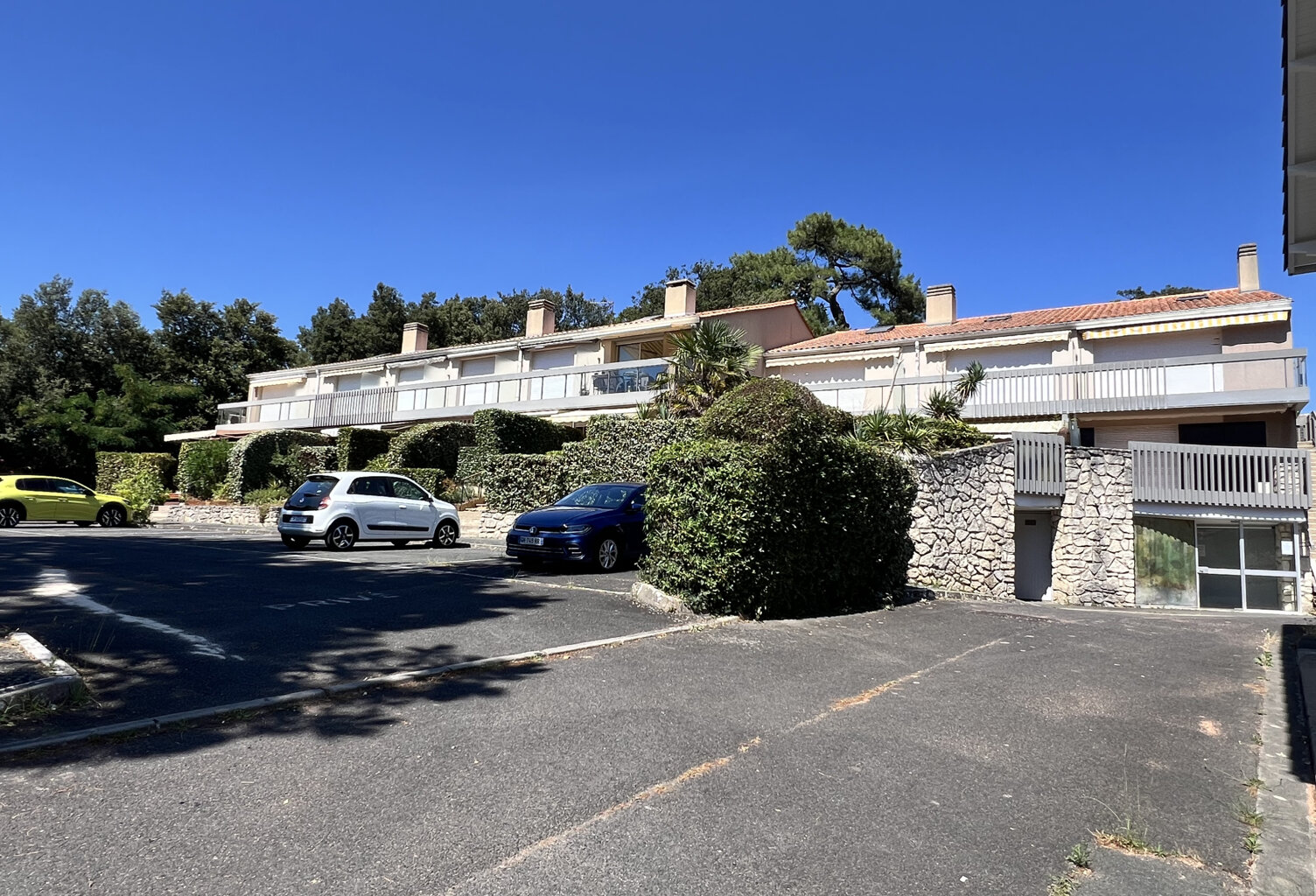 ROYAN - QUARTIER DU PARC - PARKING EN SOUS SOL - RARE — photo 1