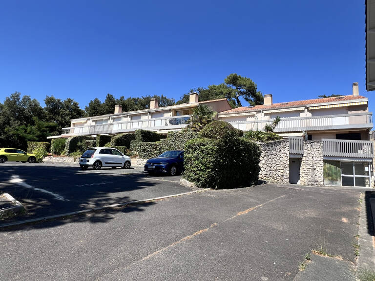 ROYAN - QUARTIER DU PARC - PARKING EN SOUS SOL - RARE — photo 1
