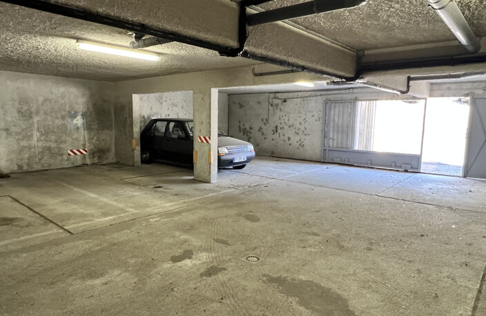 ROYAN - QUARTIER DU PARC - PARKING EN SOUS SOL - RARE — photo 3