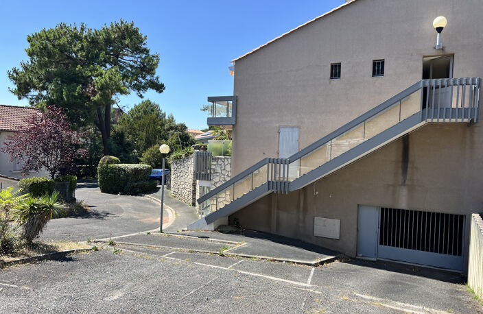 ROYAN - QUARTIER DU PARC - PARKING EN SOUS SOL - RARE — photo 5