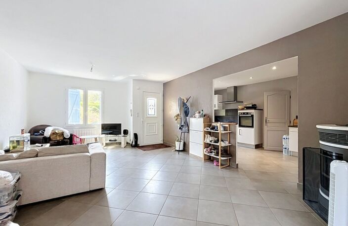 Vente maison 5 pièces 138 m² Breuil-Magné (17870) — photo 3