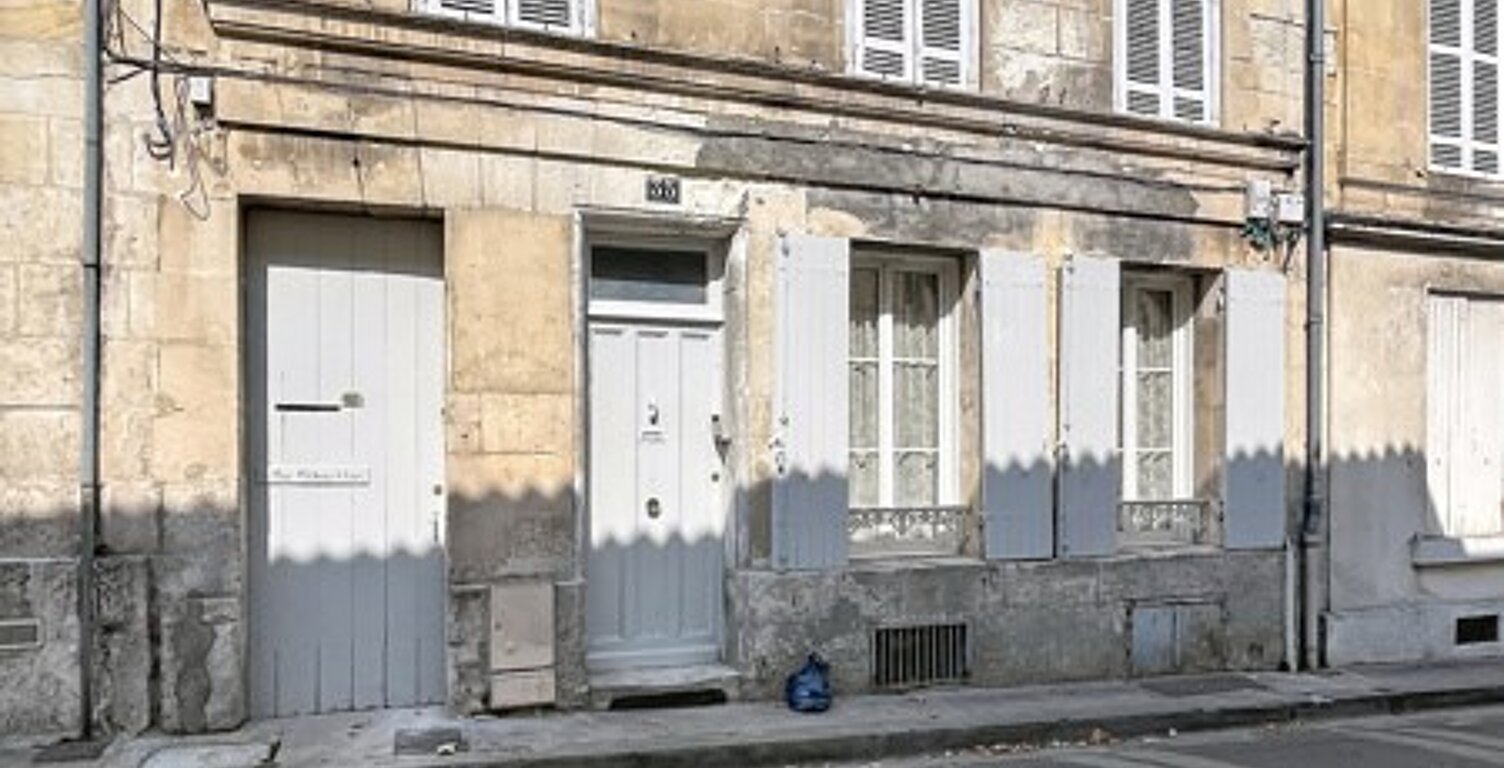 Vente immeuble   Saintes (17100) — photo 1