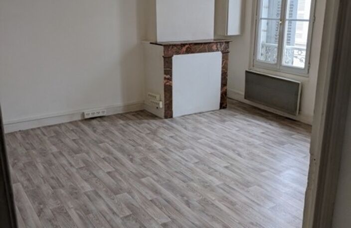 Vente immeuble   Saintes (17100) — photo 2