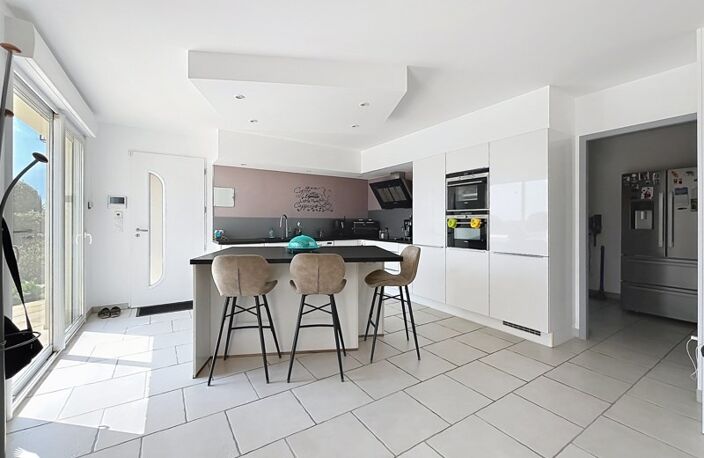 Vente maison 5 pièces 165 m² Semussac (17120) — photo 4