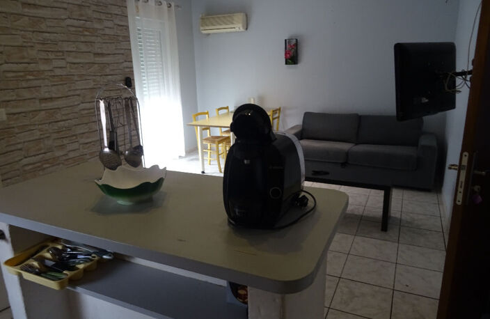 Maison de 120m2 Divisée en 4 Apt — photo 2