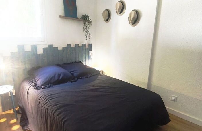 P2 cabine rénové, vendu meublé, avec agréable loggia.<BR>Toilette — photo 3
