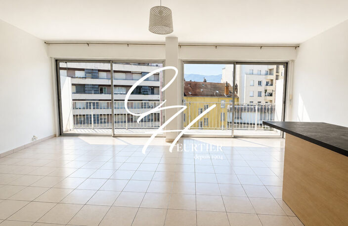 Grenoble  Quartier Strasbourg  7 Rue Saint-Joseph — photo 4