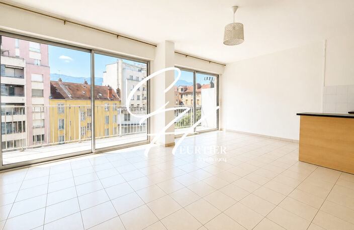 Grenoble  Quartier Strasbourg  7 Rue Saint-Joseph — photo 5