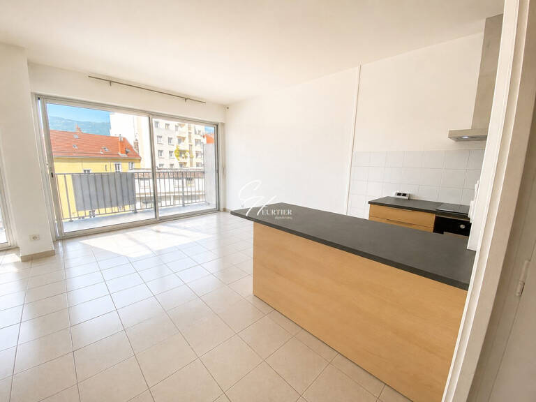 Grenoble  Quartier Strasbourg  7 Rue Saint-Joseph — photo 1