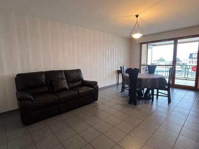 Appartement À Louer — photo du bien