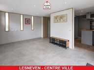 FINISTERE - Lesneven (29260) - A VENDRE - MAISON T5 AVEC EXTENSION RECENTE - 700M² DE TERRAIN - PISCINE - GARAGE - DPE B - NON MITOYENNE - COUP DE COEUR — photo 3