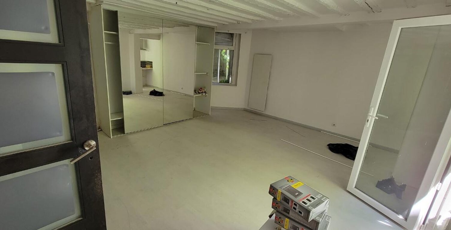 Studio — photo 1