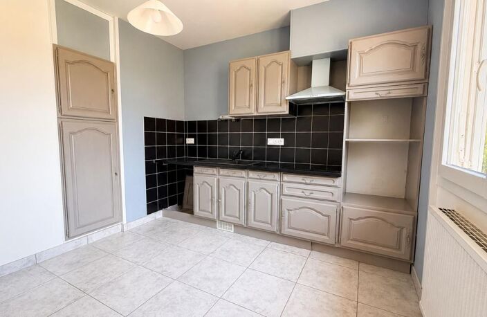 Maison de 144 m² entièrement rénovée – Deux logements indépendants – Terrain de 457 m² — photo 3