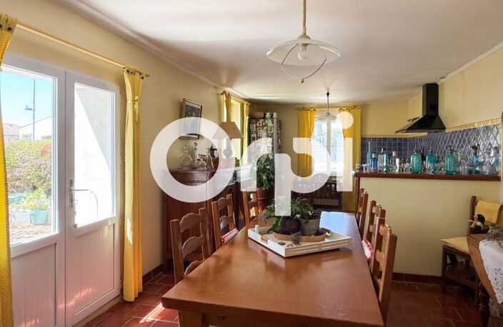SAINT LAURENT DE LA PREE - Maison de charme en centre bourg — photo 4