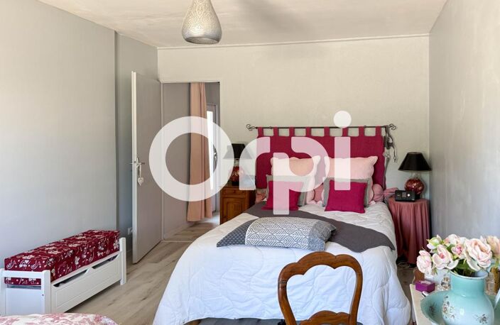 SAINT LAURENT DE LA PREE - Maison de charme en centre bourg — photo 5