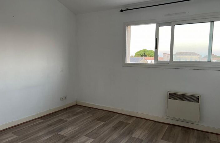 Appartement a Vendre - SAINT PIERRE D'OLERON — photo 3
