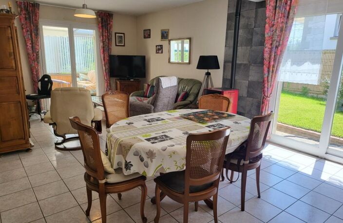 Maison de 101.52 m² plus une véranda de 14.50m² sur jardin clos de 552 m², 4 chambres. plages et commerces à pied — photo 3