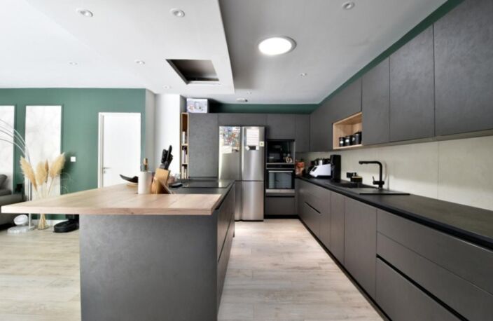 EXCLUSIVITÉ - MAISON ATYPIQUE RÉNOVÉE – 5 CHAMBRES – SOUS-SOL COMPLET – ENVIRONNEMENT PRIVILÉGIÉ — photo 4