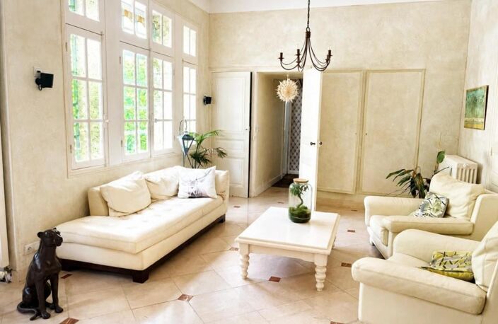 Élégante demeure de caractère avec piscine et vaste jardin - 5 chambres - Mouthiers sur Boëme (16) — photo 2