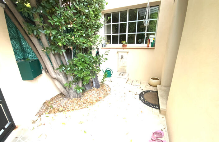ANTIBES – VILLA DE CHARME 90 M² – 3 CHAMBRES – PROCHE CENTRE-VILLE (06) — photo 2