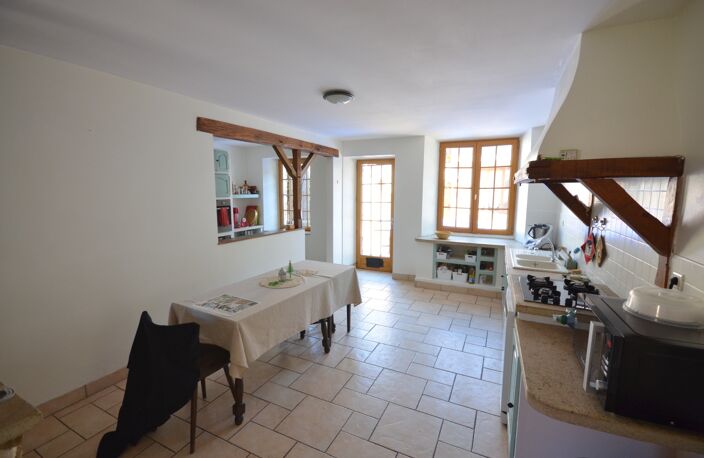 Proche de CHATILLON SUR MARNE (51) à vendre Belle maison en pierre rénovée avec dépendance — photo 3