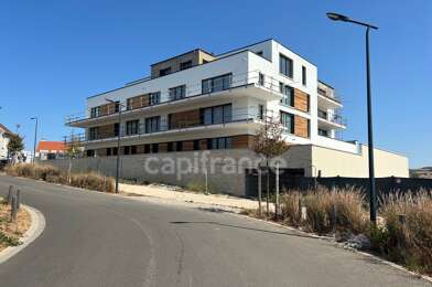 Appartement 4 pièces 592480 €