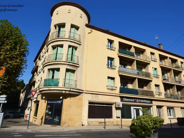 Appartement à vendre 2 pièces SALON DE PROVENCE (13) — photo du bien