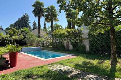 Maison 7 pièces 2500 €