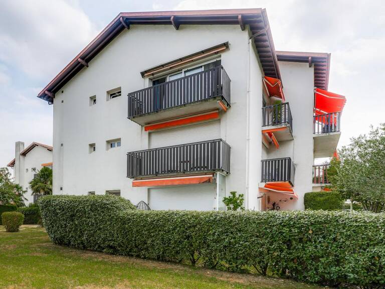 Appartement T4 CAMBO-LES-BAINS – 77 m² avec balcon, grenier et stationnement — photo 1