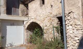 Immeuble  105 m² à vendre à La Tour-d'Aigues (84240)
