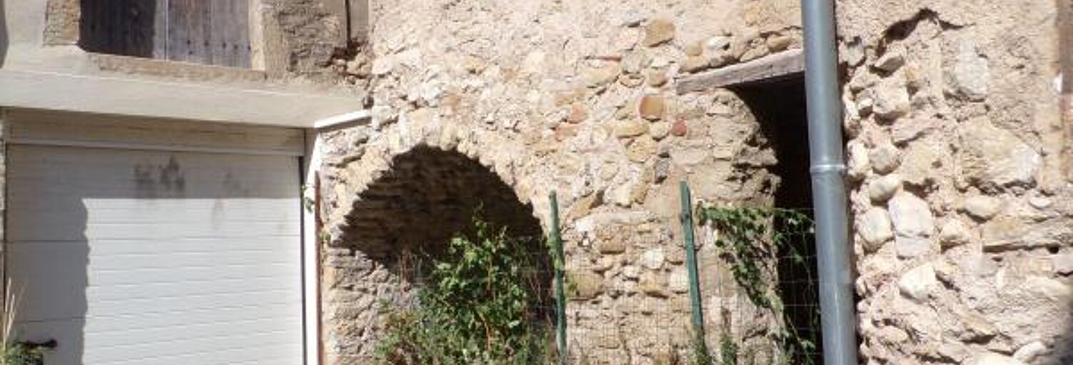 Immeuble  105 m² à vendre à La Tour-d'Aigues (84240)