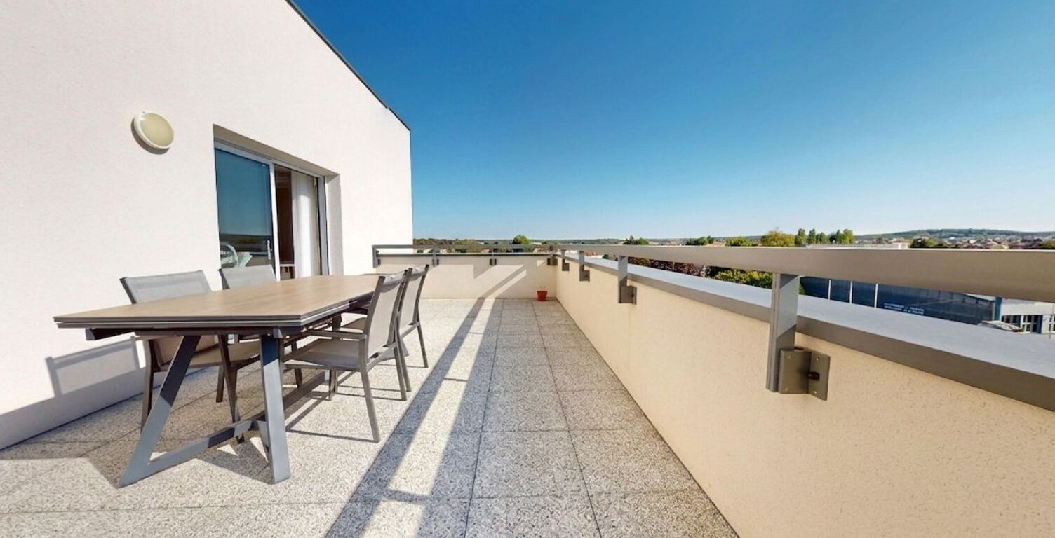 Penthouse d'exception en attique avec terrasse plein ciel à Yutz — photo 1