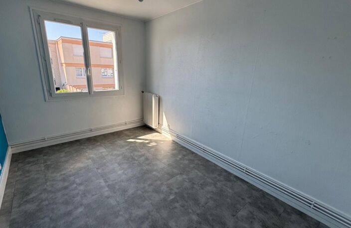 Appartement de type F3 avec balcon exposé Sud — photo 4