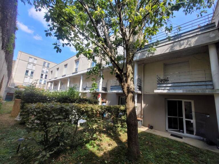 EXCLUSIVITE : DANTON / UNIVERSITE - IDEAL ETUDIANT STUDIO AVEC JARDIN À VENDRE - LIBRE — photo 1