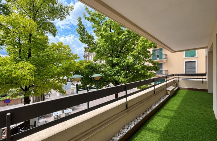 THONON-LES-BAINS – PLACE DES ARTS – Appartement T5 de 97 m² avec balcon, garage et cave — photo 2