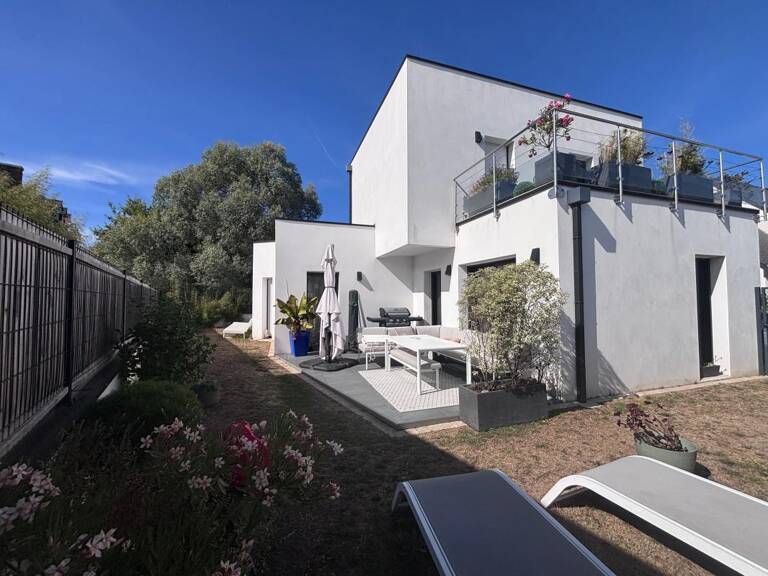 Contemporaine de 2021 - 120m2 - Trois chambres et un studio — photo 1
