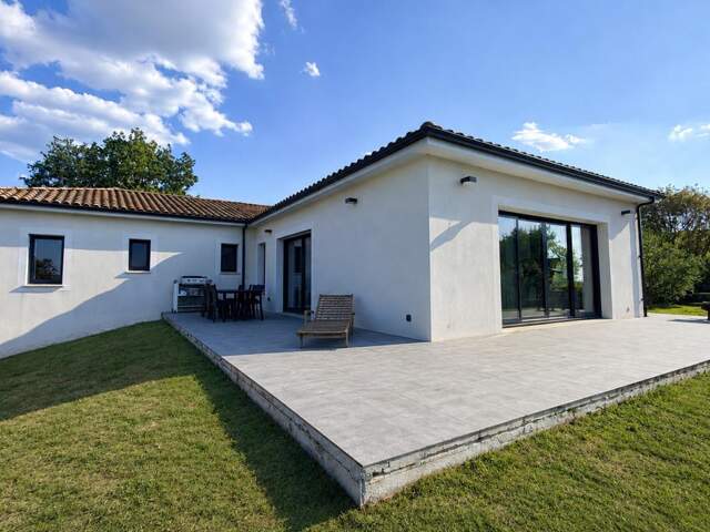 Maison de plain-pied T6 à 10 minutes de CAHORS — photo du bien