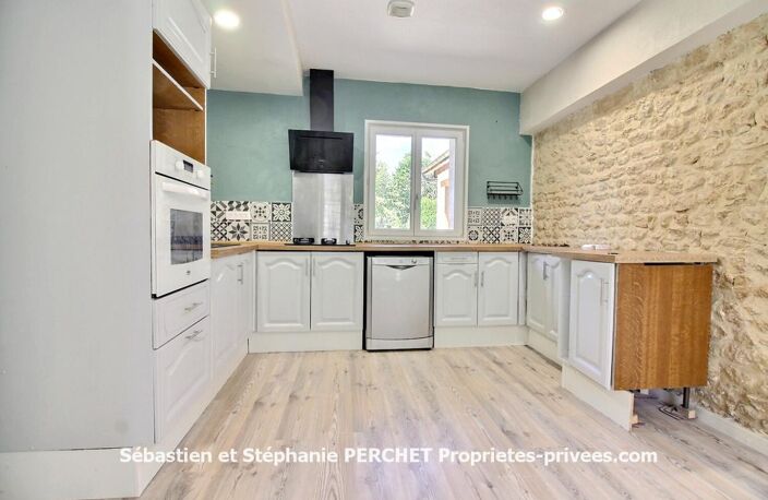 Maison de charme rénovée de 116 m² avec hangar et terrain de 2 630 m² — photo 2