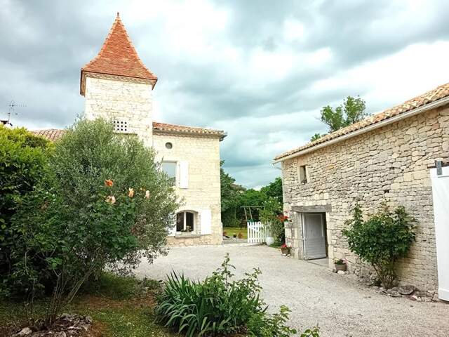 Maison  et gîte 9 pièces 2 piscines Grange — photo du bien