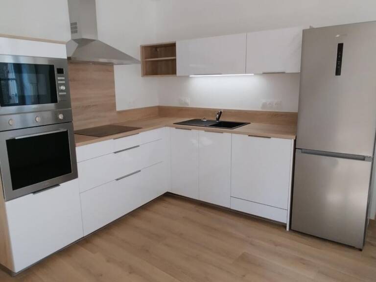 21200 BEAUNE - Appartement en Duplex 3 pièces, 2 chambres 65.12 m2 - Hypercentre - + Grenier + cave — photo 1