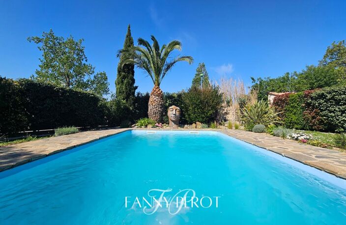 A Saint-Cyprien, maison 4 faces de 120m² sur une parcelle de 838m² avec piscine et garage — photo 2