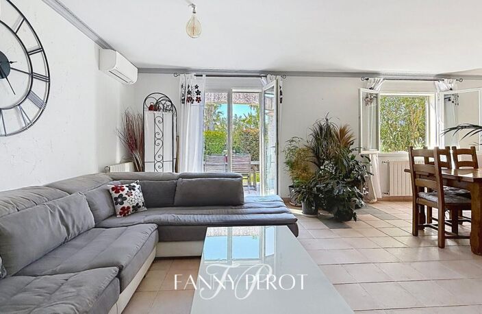 A Saint-Cyprien, maison 4 faces de 120m² sur une parcelle de 838m² avec piscine et garage — photo 5