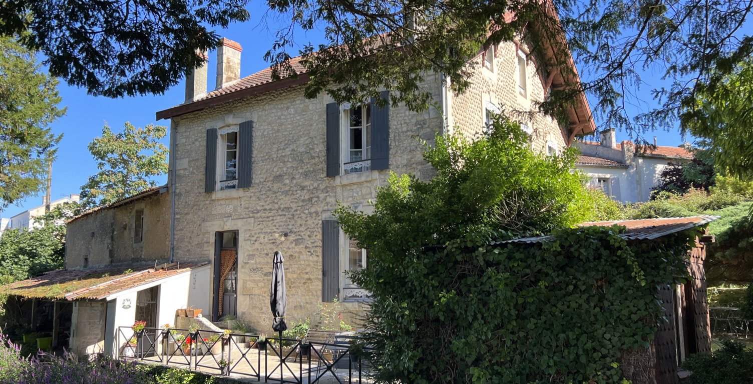 Maison atout charme st jean d'Angély — photo 1