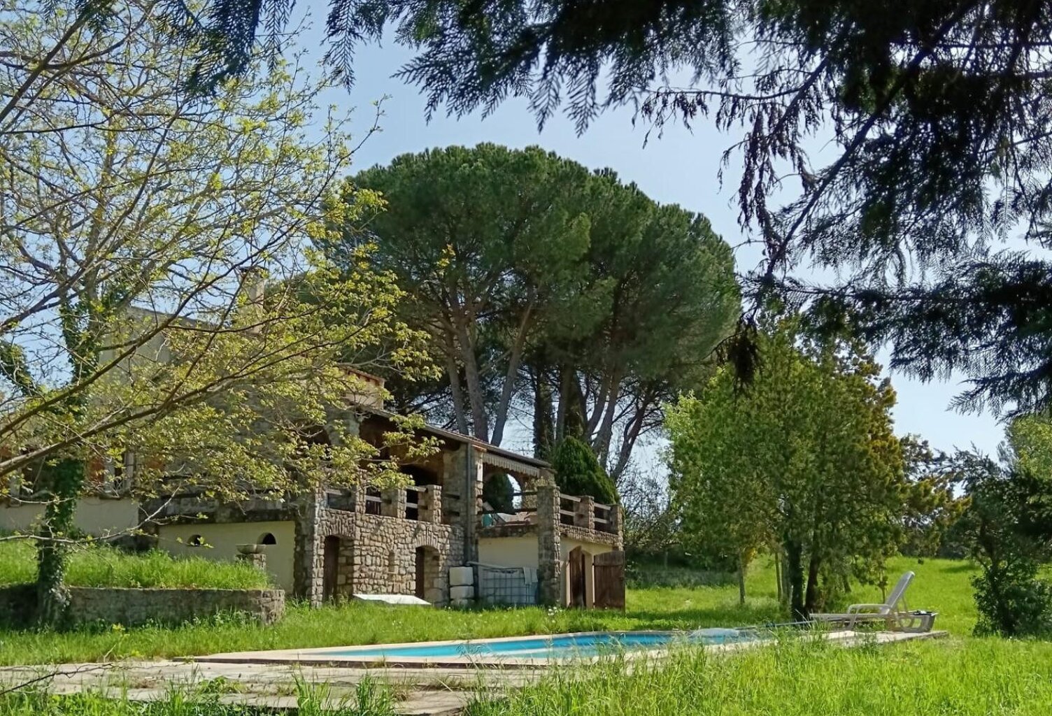 Maison 98 m2 sur terrain 4350 m2, piscine, garage, atelier — photo 1