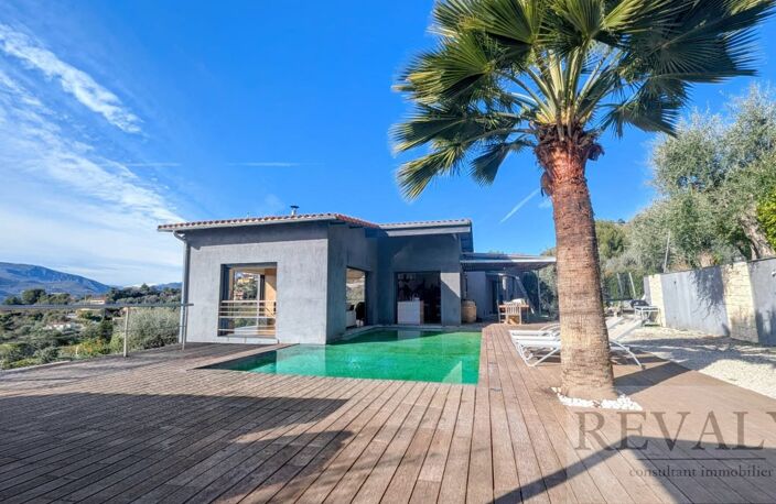Villa — photo 2