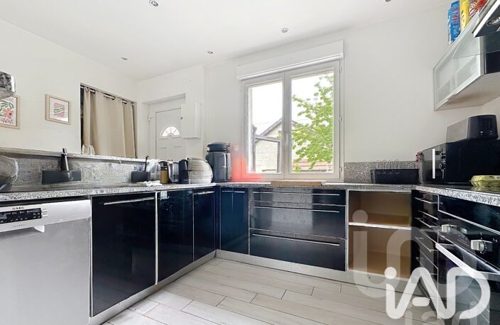 Vente Maison/villa 8 pièces — photo 2