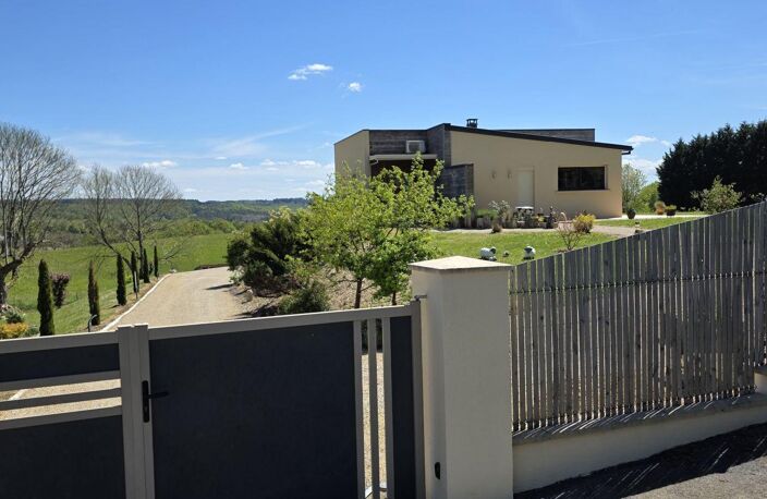 Vente Maison/villa 6 pièces — photo 2