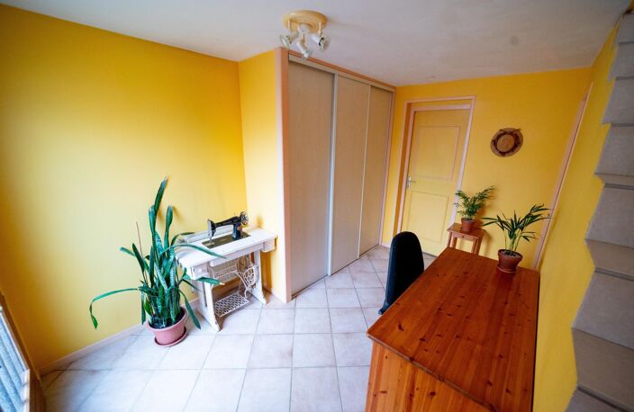 Maison de 90m² avec 3 chambres, jardin et garage — photo 5